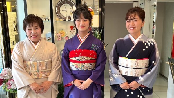 親娘三世代の素敵なお着物姿👘