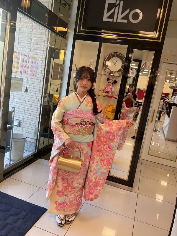 上品なお着物がとてもよくお似合いでした
