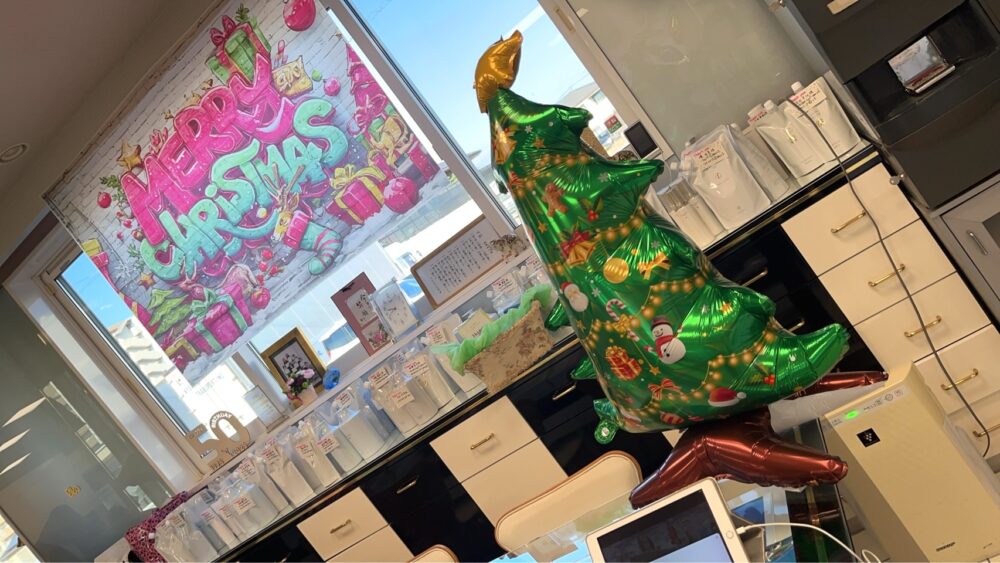 クリスマス仕様のエイコ本店
