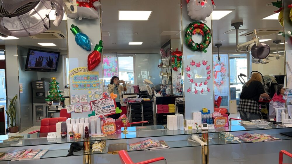 クリスマス仕様のエイコ本店
