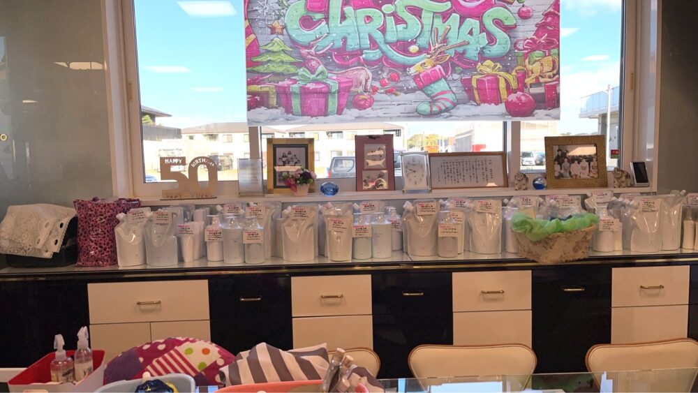 クリスマス仕様のエイコ本店